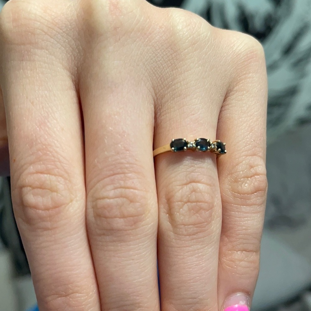 10k gold sapphire and diamond ring